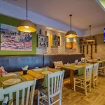 Island Boutique (adults Only) Готель 4*